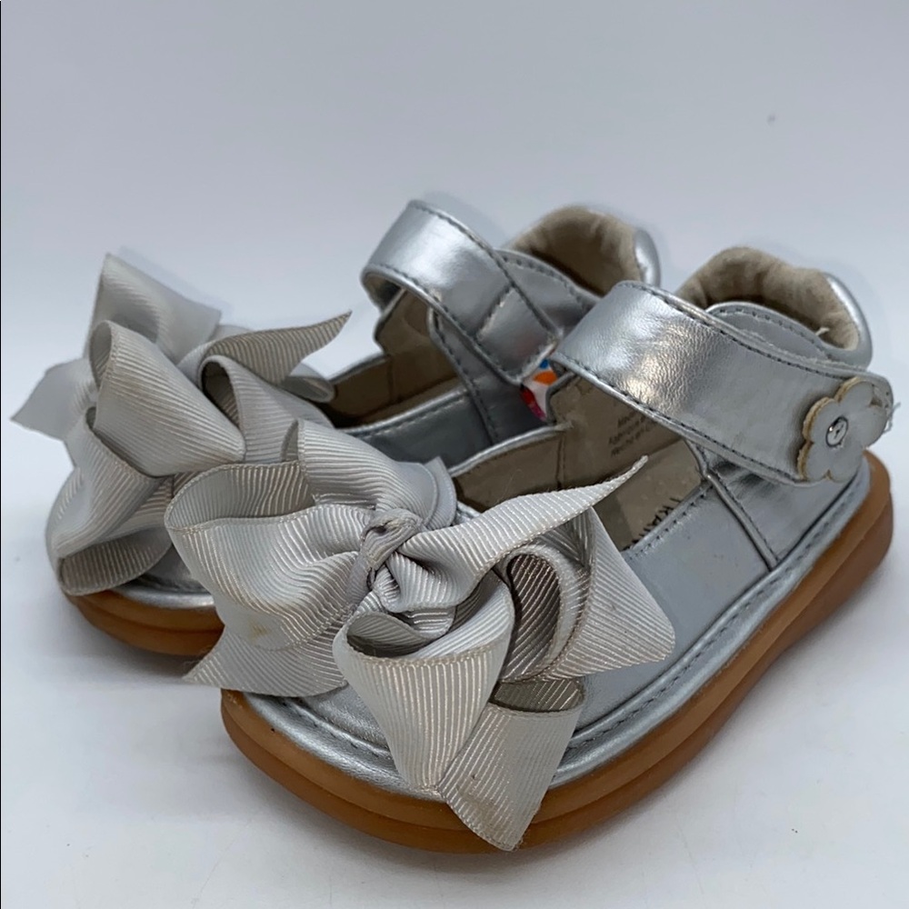 Mooshu Trainers Silver Toddler Mary Janes Shoes with Removeable Bows Size 5